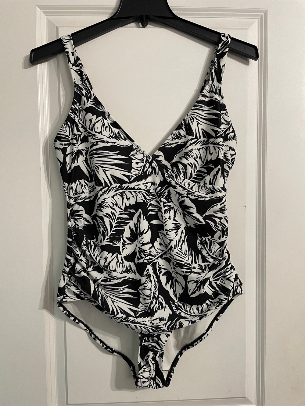Anne Cole One Piece Black and White Tropical Print Swimsuit Size 12
